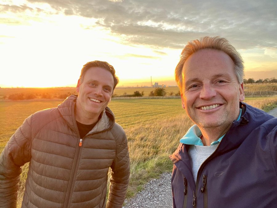 Stendert Krommendam and Jan Bart Brockhuis at sunset